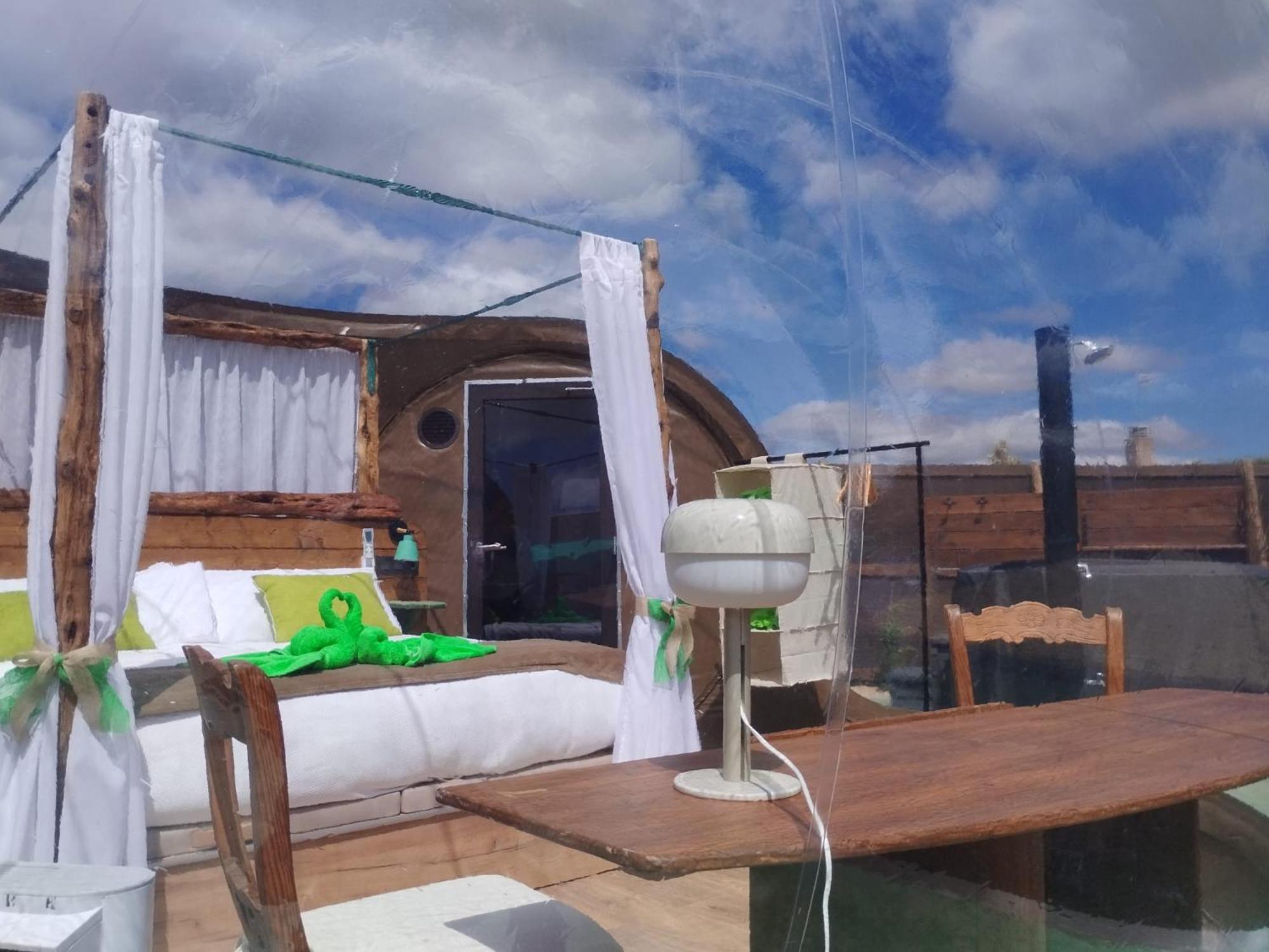 Cosmoveros - Hotel Burbuja Pedraza Extérieur photo